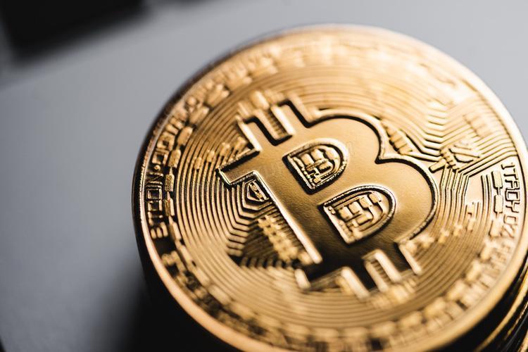 比特币逆转下跌趋势，反弹至 85.8 万美元——数字货币市场中的多头是否真正回归？