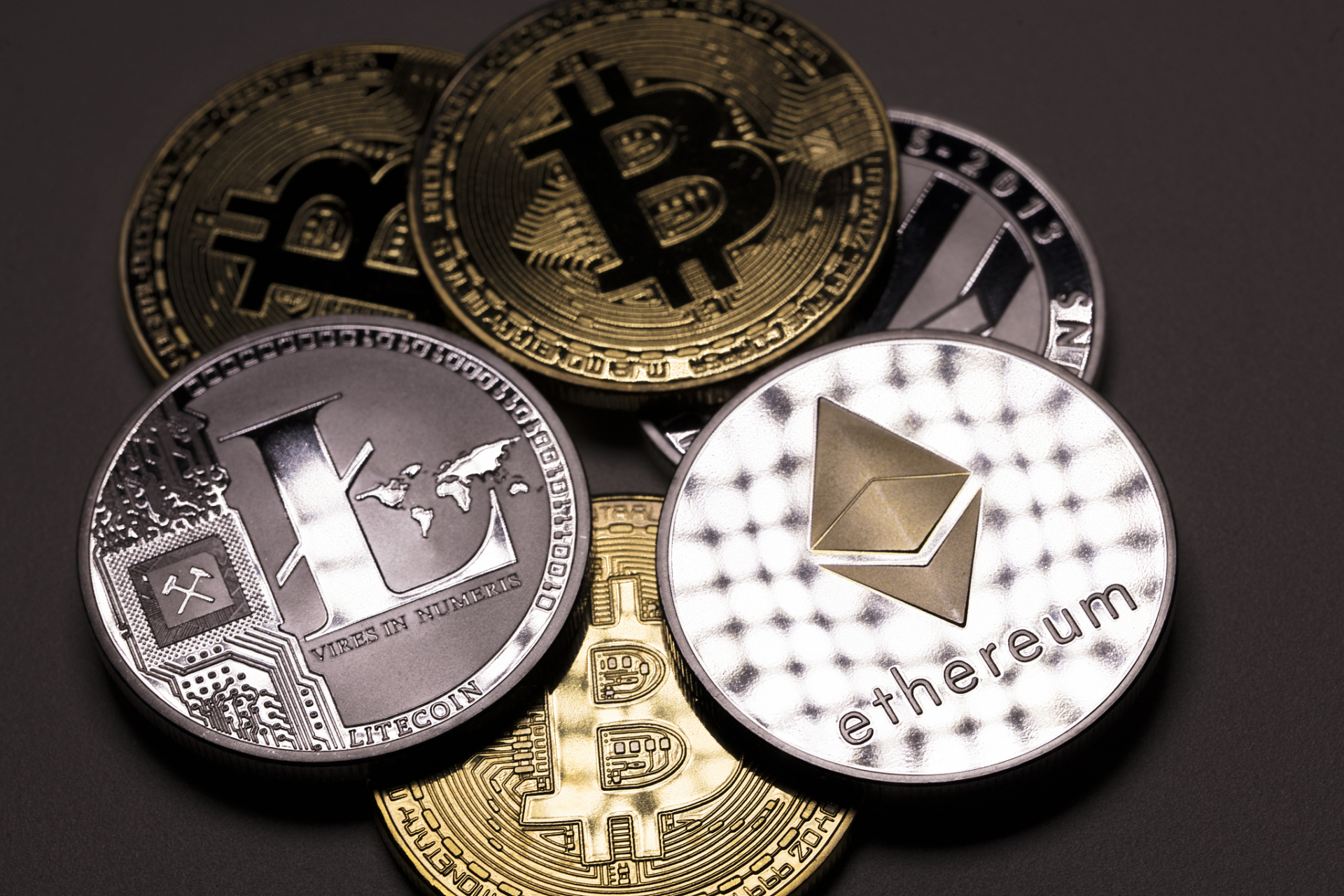 Custodia Bank与Vantage Bank在无需许可的区块链上成功发行银行稳定币，重塑金融格局的革新之举