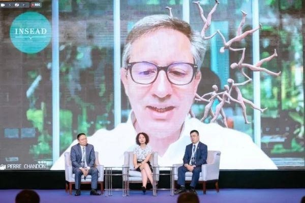 DFINITY的Pierre Samaties深度探讨自写互联网，AI在Web3应用构建中的潜力与挑战