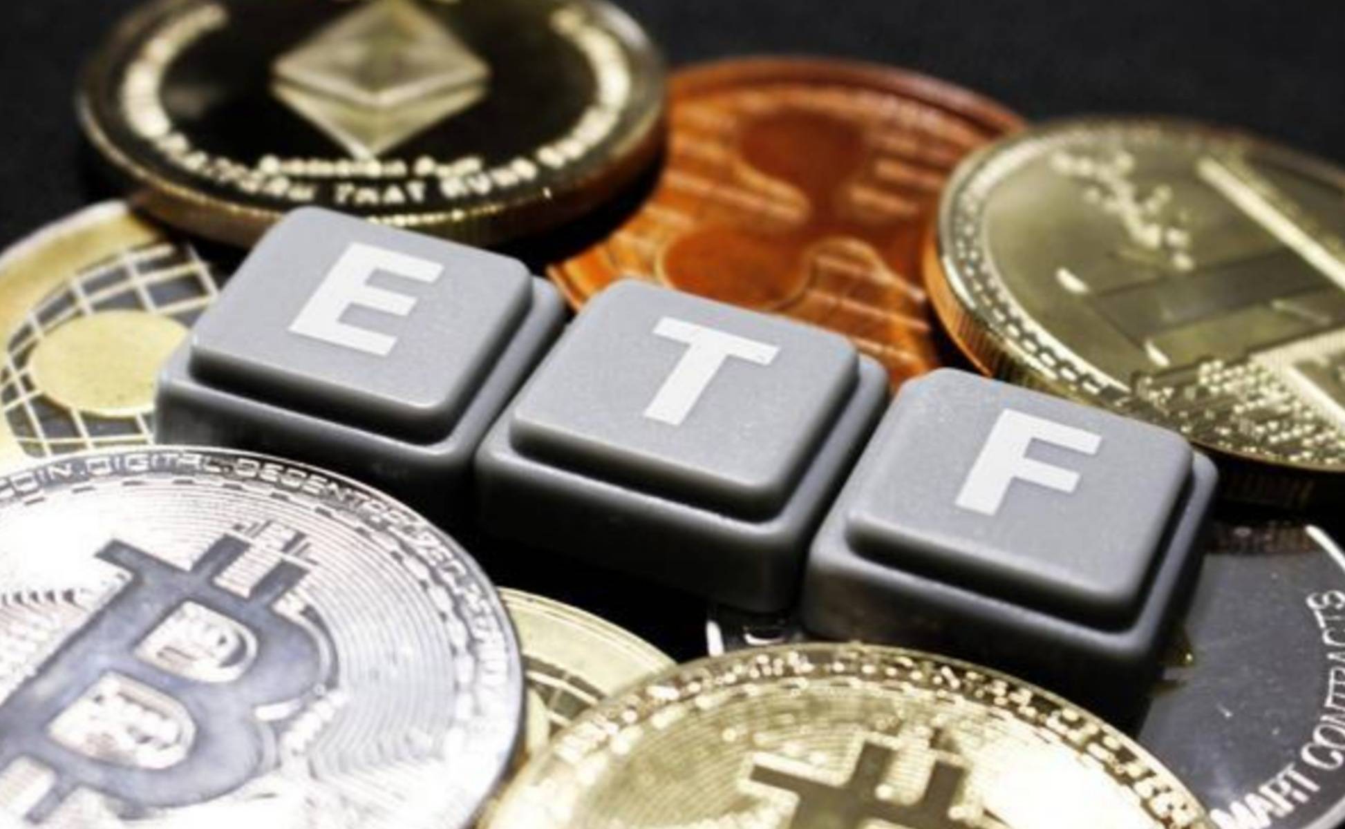 特朗普亲自发行比特币ETF，重塑数字货币领域的里程碑事件